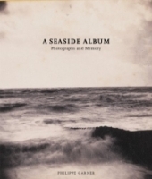 A Seaside Album : Photographs and Memory артикул 1495a.